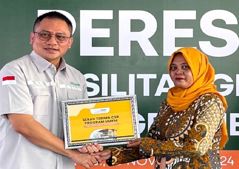 Dirut BBWM Prananto Sukodjatmoko memberikan bantuan dalam program CSR