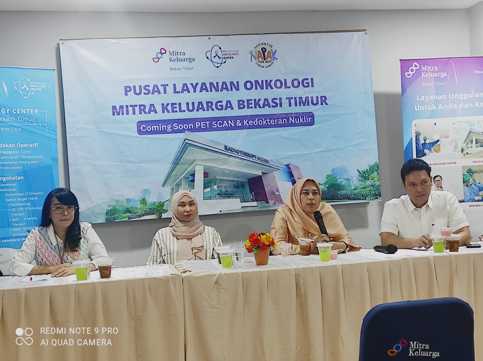 dr.Prinka Sp.Onk.Rad Tengah Memberikan Penjelasan